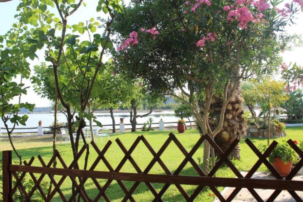 Lila Apartments Vourvourou Exterior foto